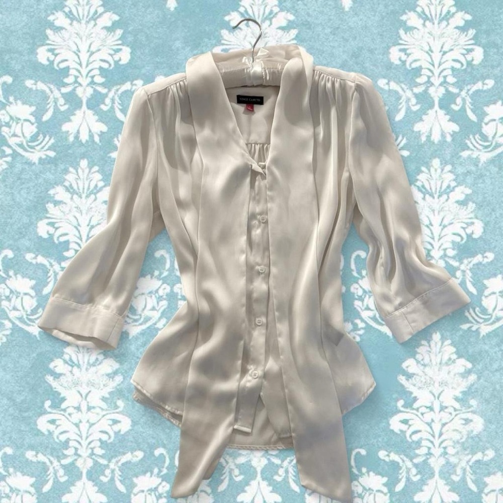 Vince Camuto Elegant Cream Blouse